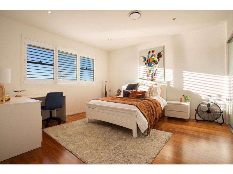 43 Boomerang Crescent, Sorrento QLD 4217