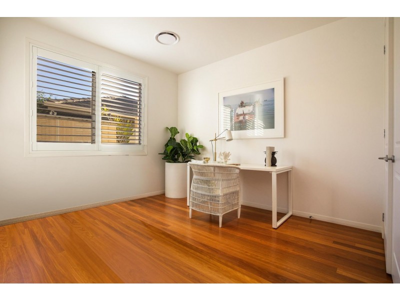 43 Boomerang Crescent, Sorrento QLD 4217