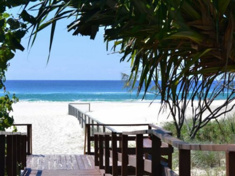 10/99 Golden Four Drive, Bilinga QLD 4225