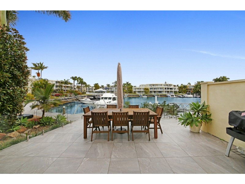 10/3 Lee Road, Runaway Bay QLD 4216