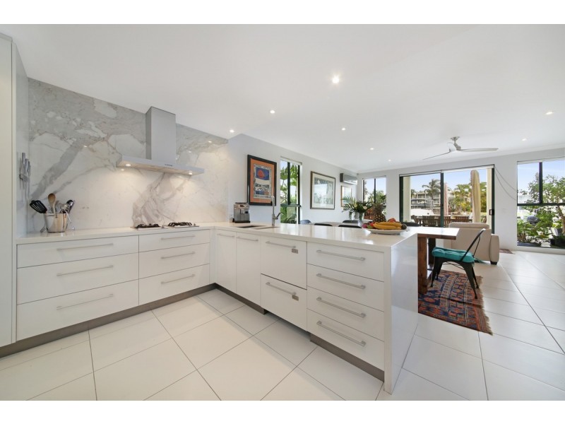 10/3 Lee Road, Runaway Bay QLD 4216