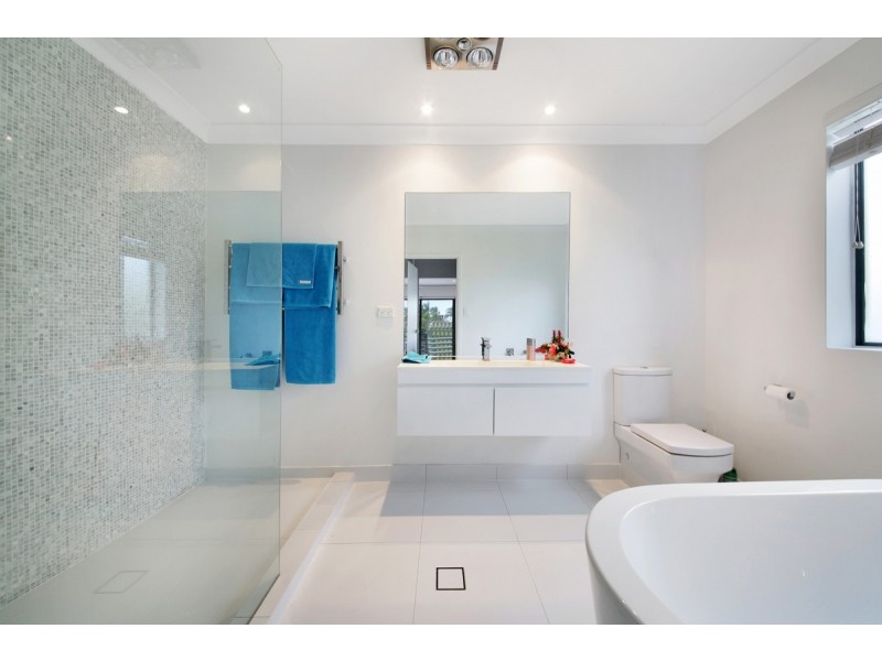 10/3 Lee Road, Runaway Bay QLD 4216