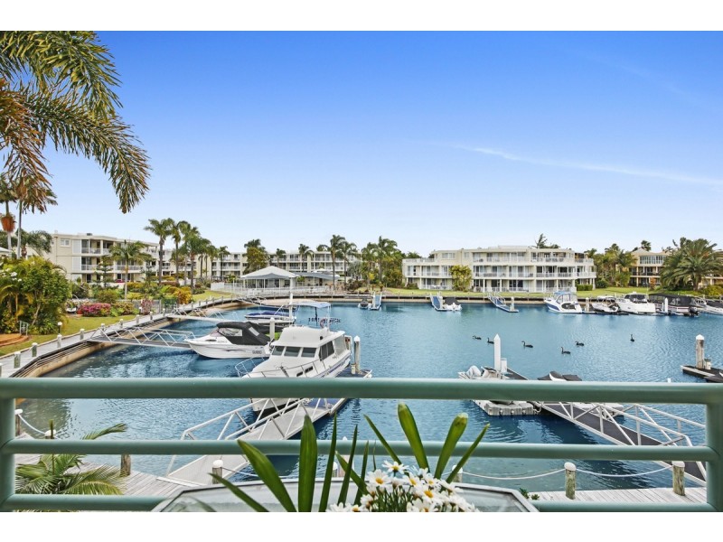 10/3 Lee Road, Runaway Bay QLD 4216