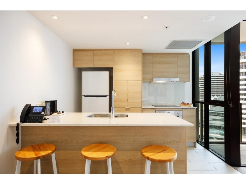 1401/2663 Gold Coast Highway, Broadbeach QLD 4218