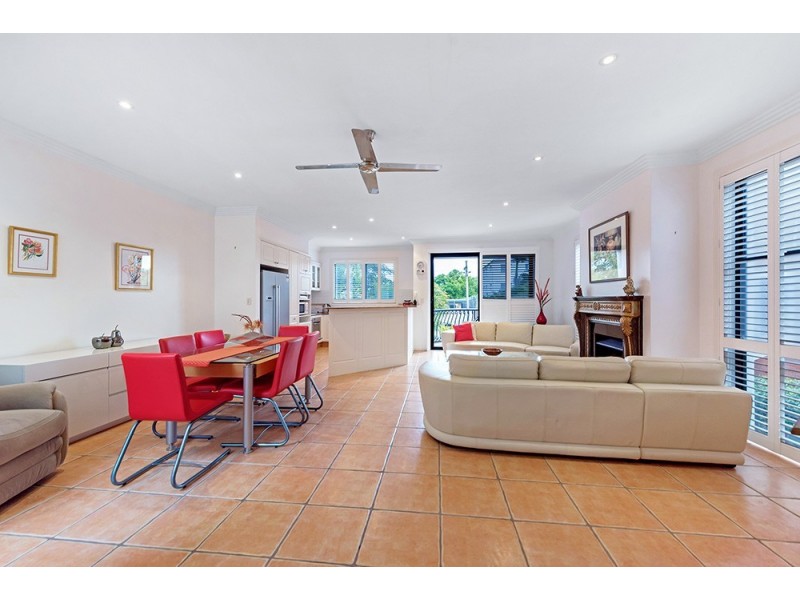 1/19 Jubilee Avenue, Broadbeach QLD 4218