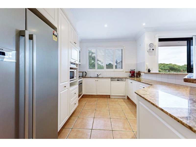 1/19 Jubilee Avenue, Broadbeach QLD 4218