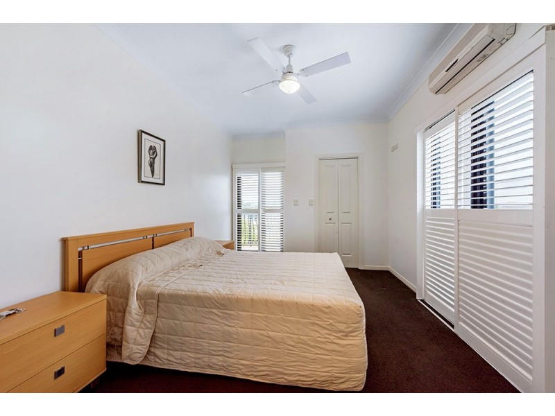 1/19 Jubilee Avenue, Broadbeach QLD 4218