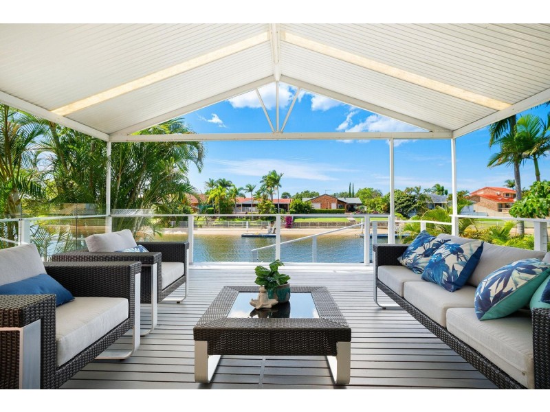 8 Wollundry Place, Mermaid Waters QLD 4218