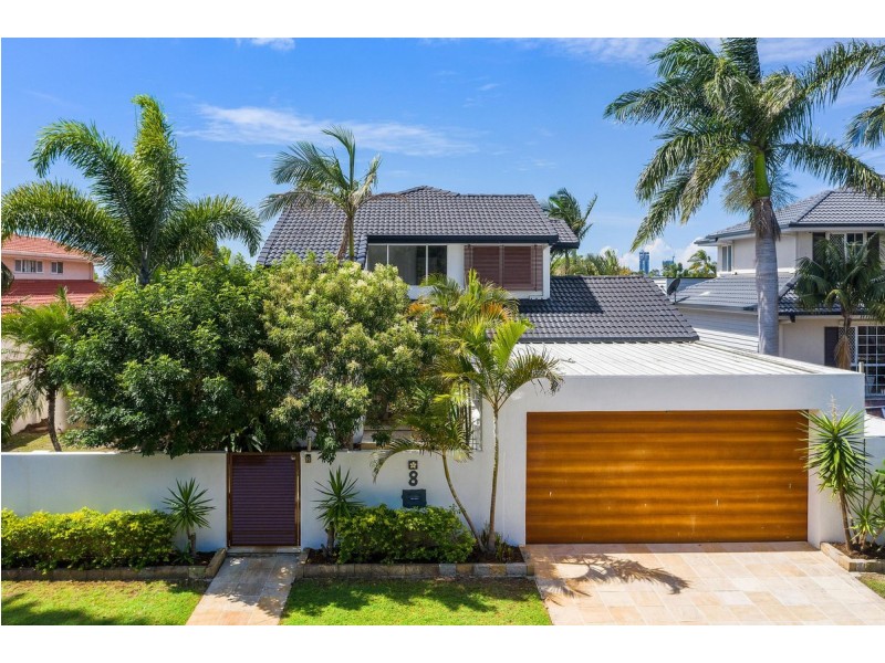 8 Wollundry Place, Mermaid Waters QLD 4218