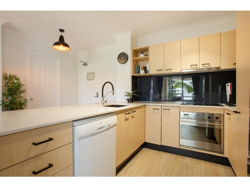 14/93 Old Burleigh Road, Broadbeach QLD 4218