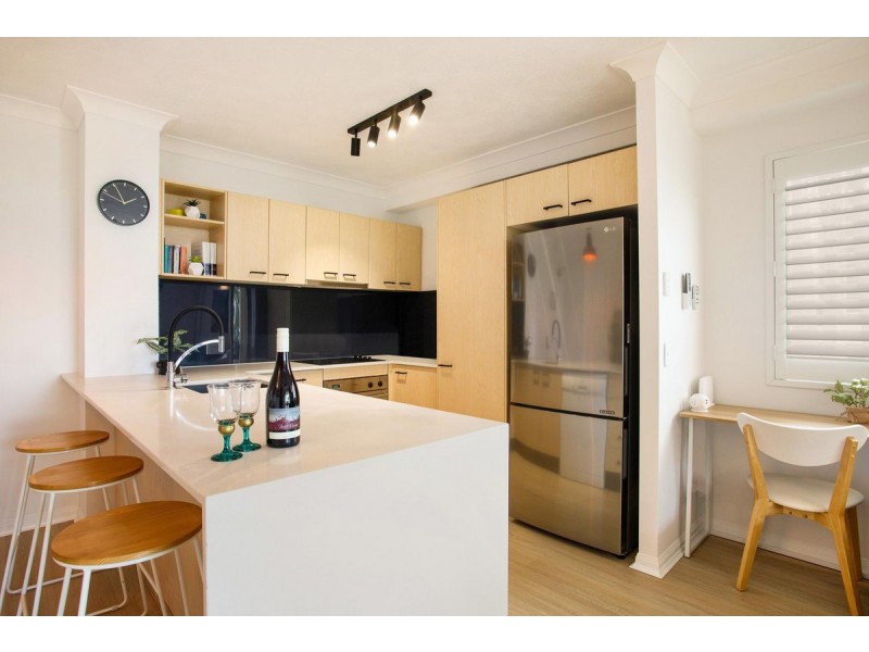 14/93 Old Burleigh Road, Broadbeach QLD 4218