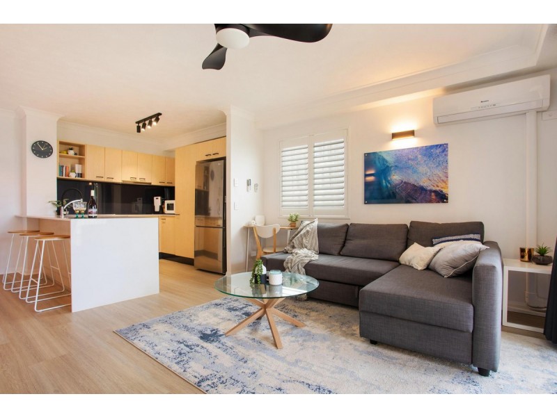 14/93 Old Burleigh Road, Broadbeach QLD 4218