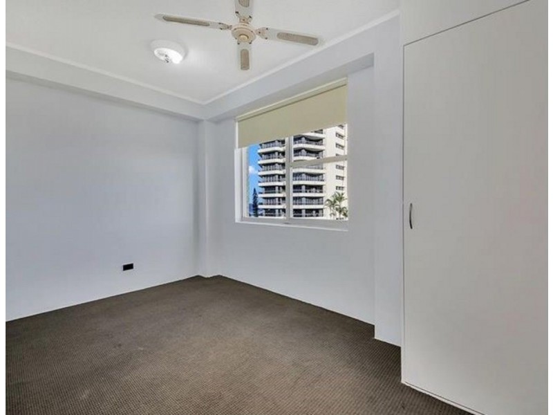 21/15 Pacific Street, Main Beach QLD 4217