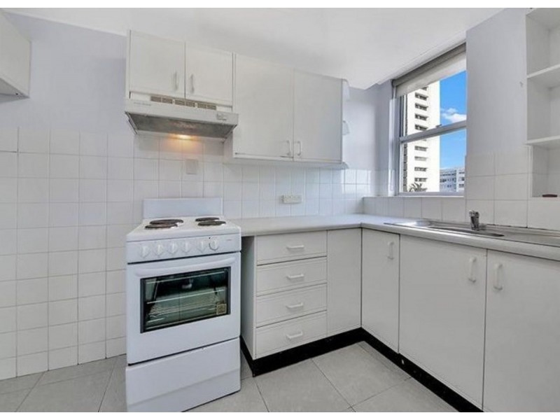 21/15 Pacific Street, Main Beach QLD 4217