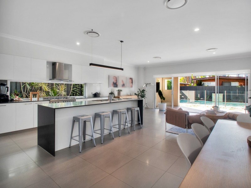 29 Cronulla Avenue, Mermaid Beach QLD 4218