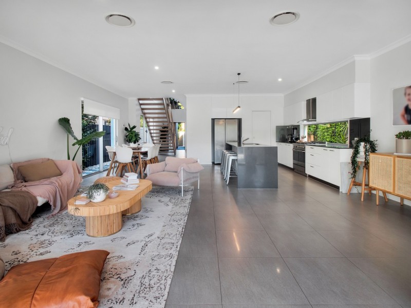 29 Cronulla Avenue, Mermaid Beach QLD 4218