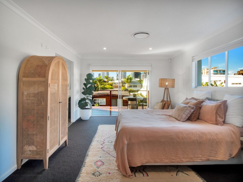 29 Cronulla Avenue, Mermaid Beach QLD 4218