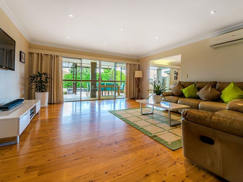 86 Gibraltar Drive, Isle Of Capri QLD 4217