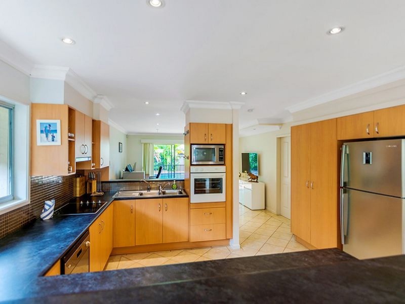 86 Gibraltar Drive, Isle Of Capri QLD 4217