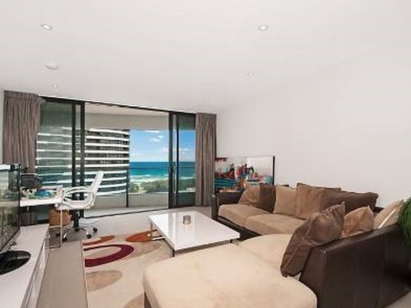 21306/4-26 Charles Avenue, Broadbeach QLD 4218