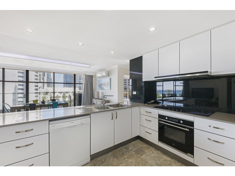 7E/1 Albert Avenue, Broadbeach QLD 4218