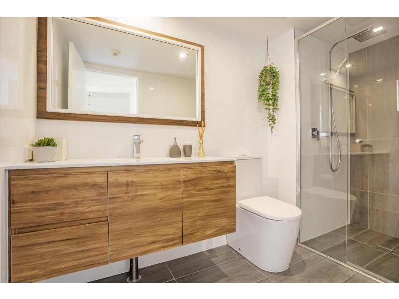 412/9-21 Beach Parade, Surfers Paradise QLD 4217