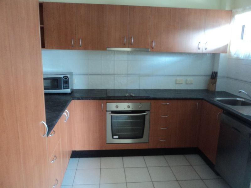 6/6 Rosewood Avenue, Broadbeach QLD 4218