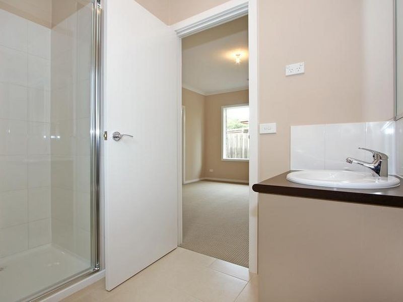 2/22 Hillpark Drive, Mornington VIC 3931