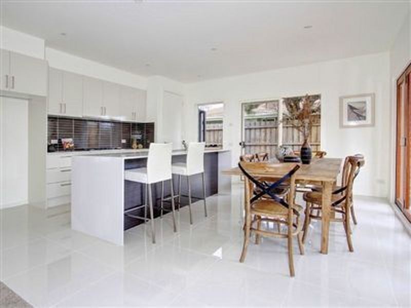 2/20 Wellington Street, Mornington VIC 3931