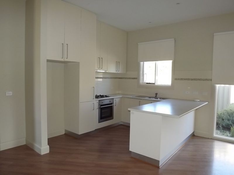 2/18 Thomas Street, Dromana VIC 3936