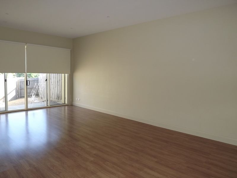 2/18 Thomas Street, Dromana VIC 3936