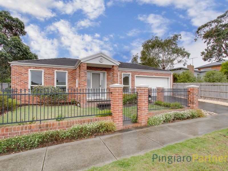 1/5 Venice Street, Mornington VIC 3931