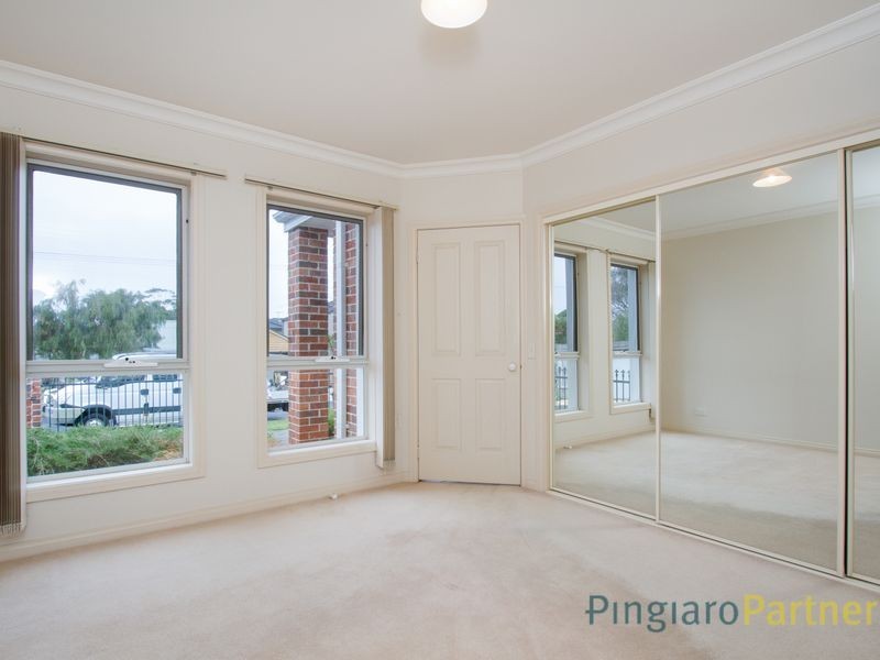 1/5 Venice Street, Mornington VIC 3931