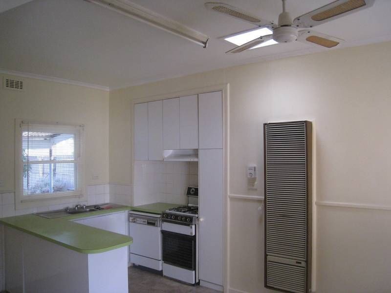 2/4 Surrey, Mornington VIC 3931