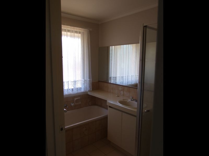 27 Melaleuca Drive, Mornington VIC 3931