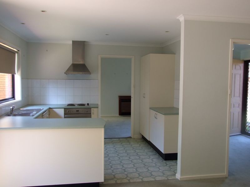 2/21 Van Ness Avenue, Mornington VIC 3931