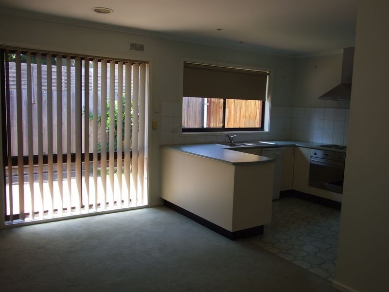 2/21 Van Ness Avenue, Mornington VIC 3931