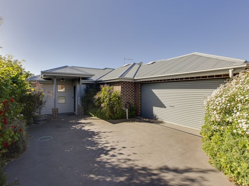 2/61 Mitchell Street, Mornington VIC 3931