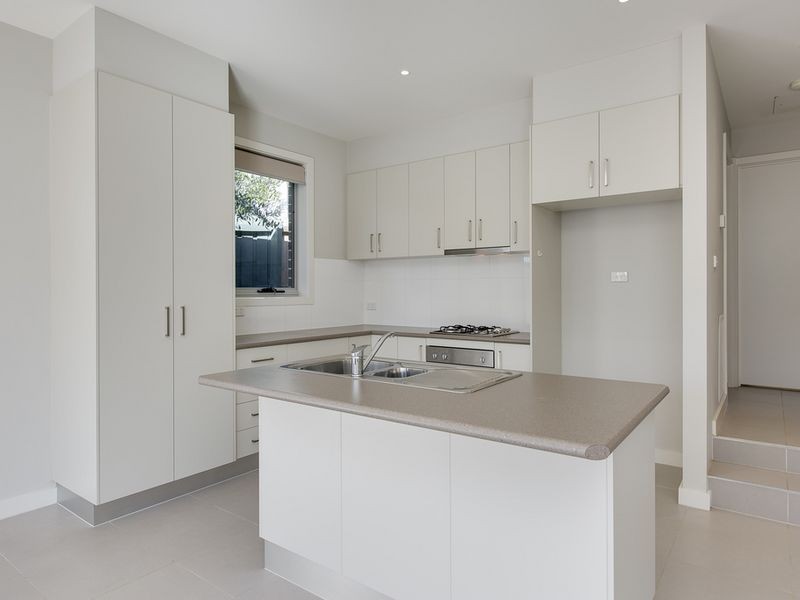 2/61 Mitchell Street, Mornington VIC 3931