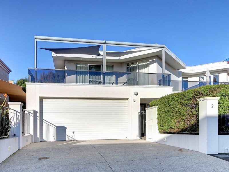 2 Grange Road, Mornington VIC 3931