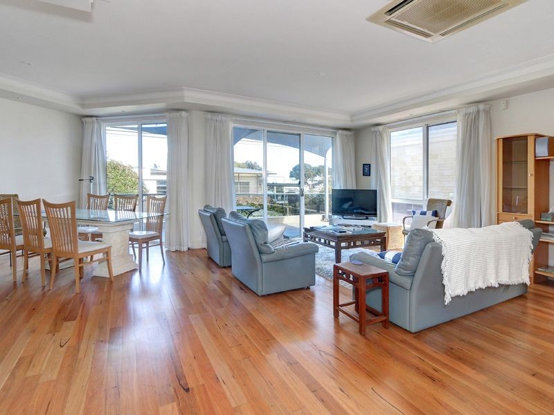 2 Grange Road, Mornington VIC 3931