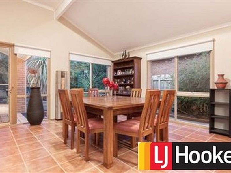 9 Vivian Way, Mount Martha VIC 3934