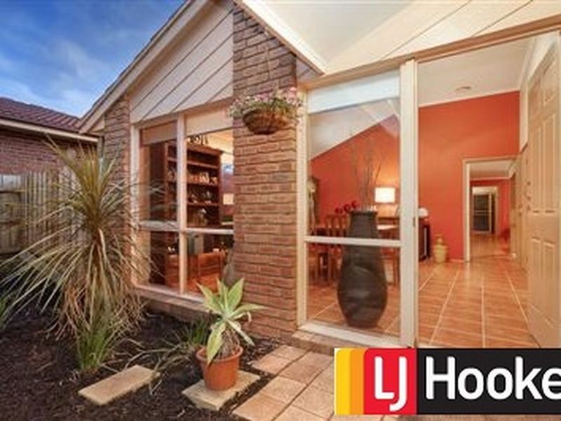 9 Vivian Way, Mount Martha VIC 3934