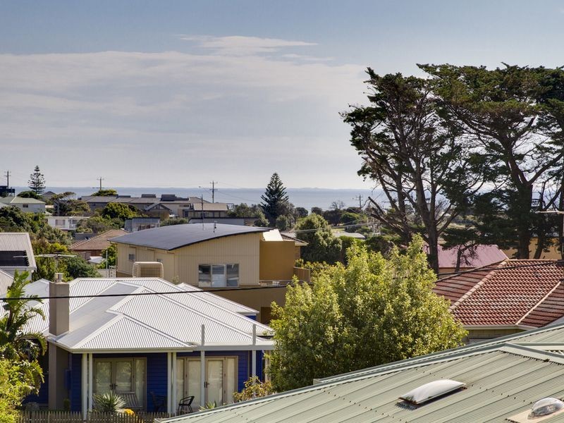 4/14 Wilsons Road, Mornington VIC 3931