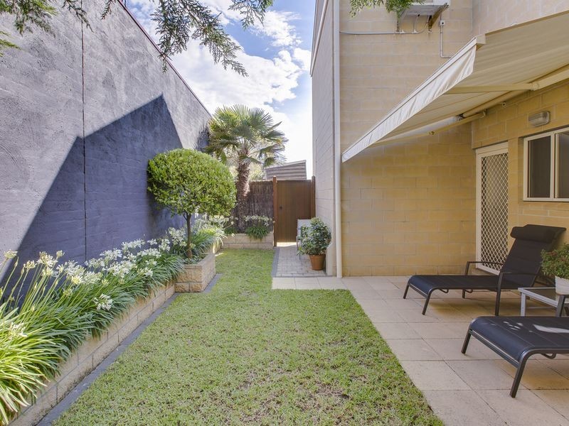 4/14 Wilsons Road, Mornington VIC 3931