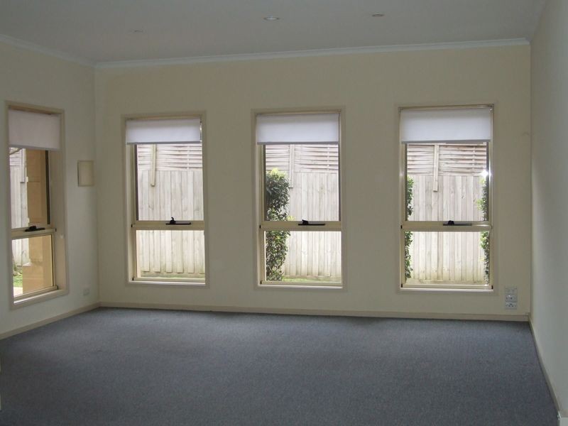 2/42 Shandon Street, Mornington VIC 3931