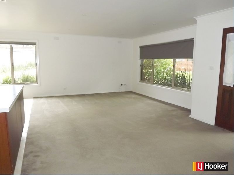 11 Pender Ave, Mornington VIC 3931