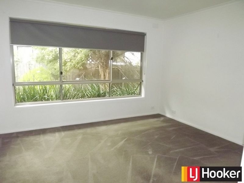 11 Pender Ave, Mornington VIC 3931