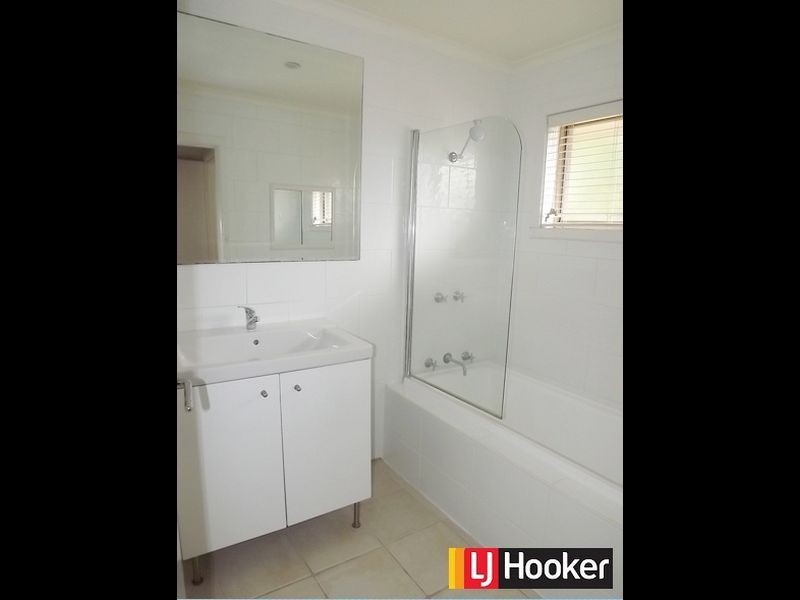 11 Pender Ave, Mornington VIC 3931