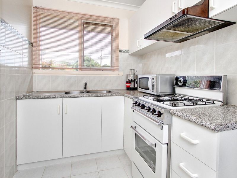 1/4 Campbell Grove, Mornington VIC 3931